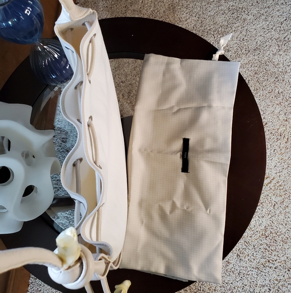 Behno INA CANVAS AND LEATHER SHOULDER BAG - Picture 9 of 11